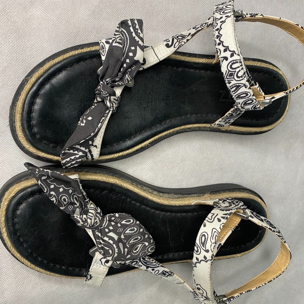 Schutz Bandana Raffia Espadrille Teva Inspired Size 6 Sandals Barely worn